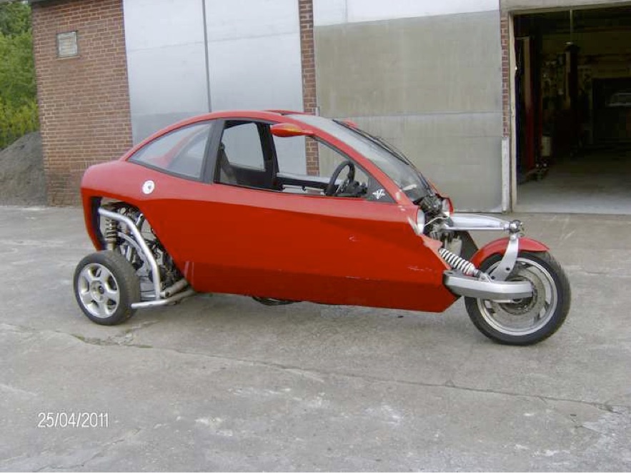 Carver One prototype from 1999 in 2017 needing some restoration work